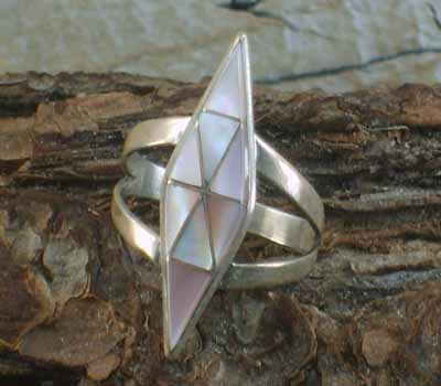 Pink Mussel Shell Native American Ring- sz 7.5
